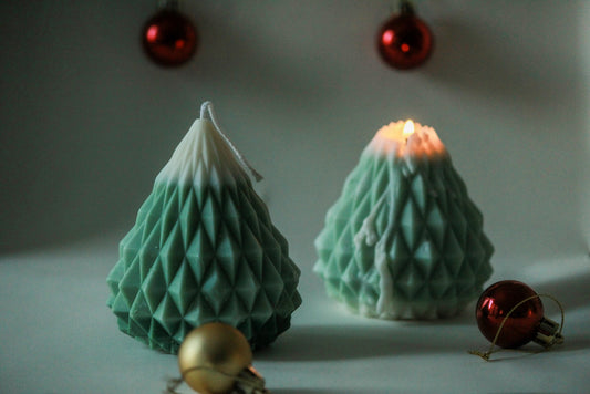 Origami Christmas Candle - Marie Aroma Studio
Soy wax candles. Beautiful aesthetic mould candles. Home decor candles. Seasonal candles 